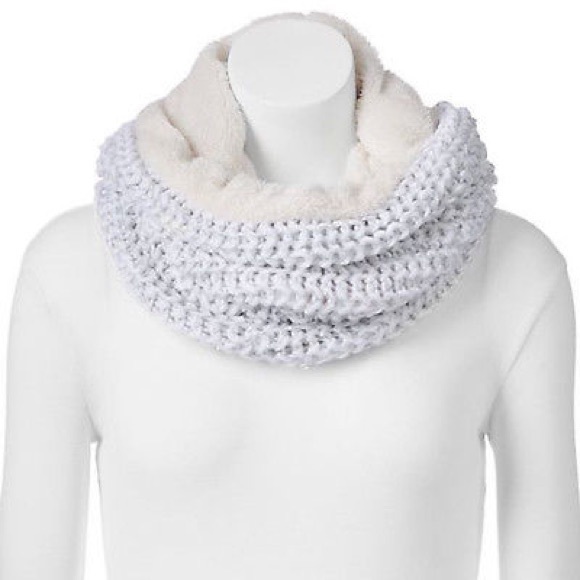 Juicy Couture Accessories - JUICY COUTURE Womens White Metallic Cowlneck Scarf